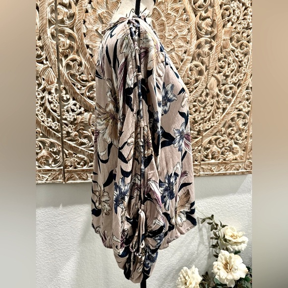 O’Neill Barbados Floral Blouse, Long Loose Sleeves w/Tie Up- size M - Picture 3 of 10